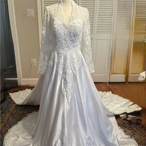 White Lace Wedding Dress